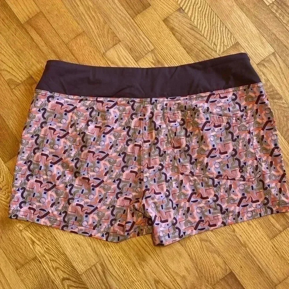 Outdoor Research Women’s Zendo Shorts Size XXL.  Multi colored abstract pattern. - Picture 3 of 12